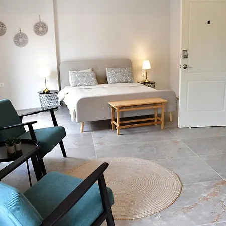 Apartment Aegina-town-old-center