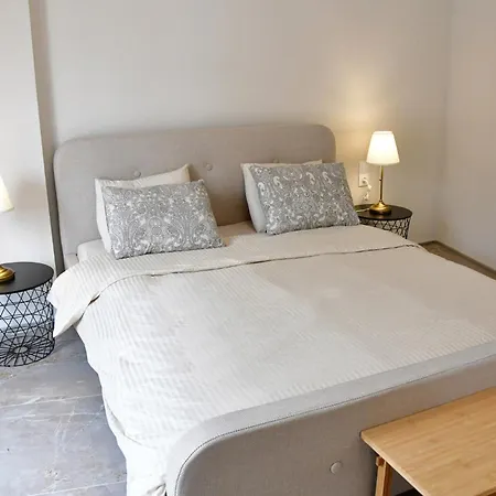 Apartment Aegina-town-old-center *